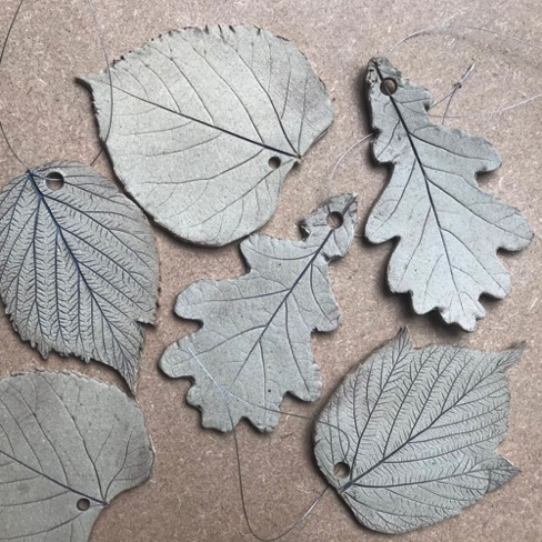 Stoneware leaves, £5